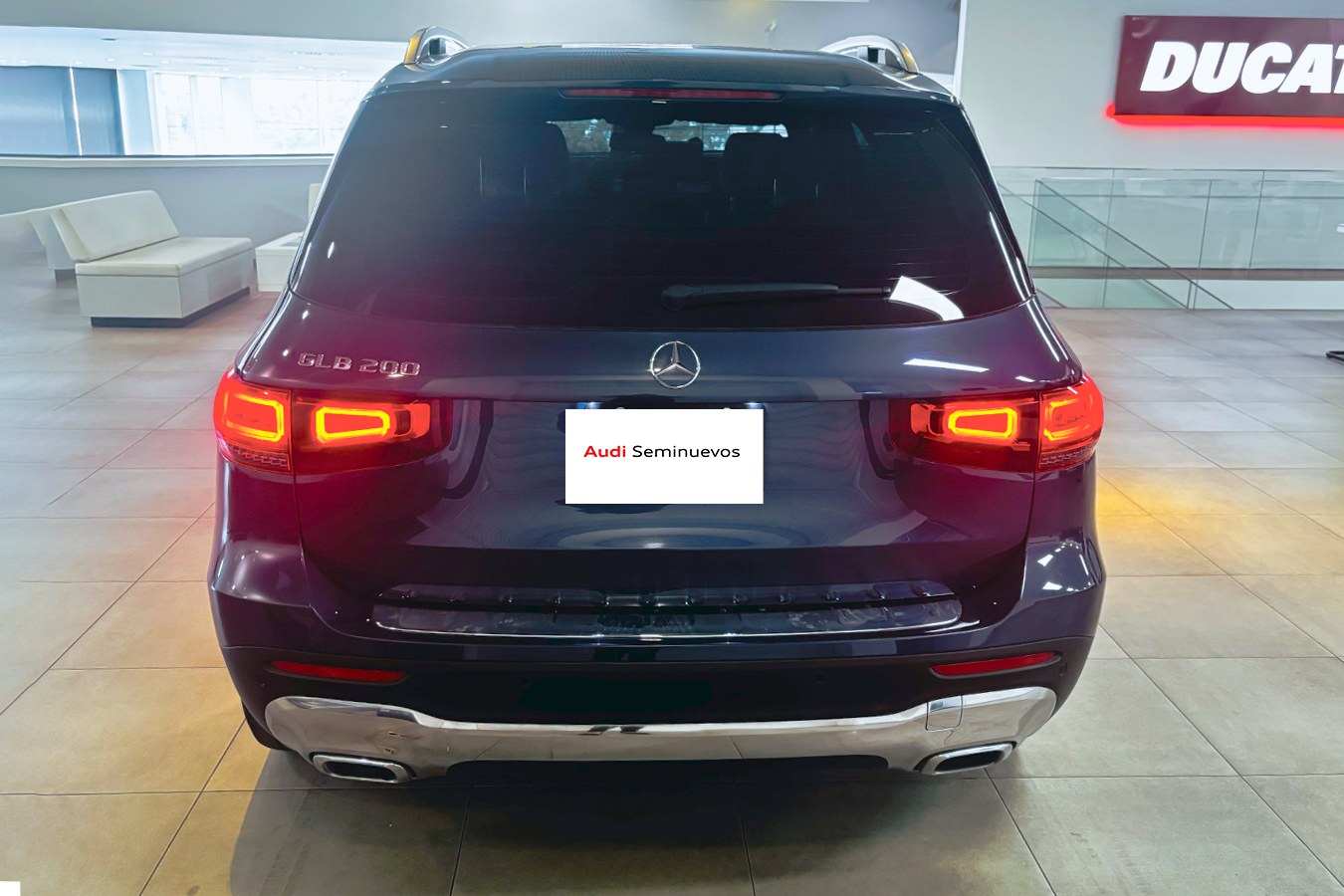 Mercedes Benz GLB 200